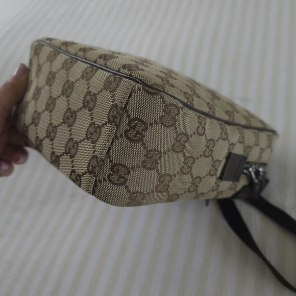 Gucci Shoulder Messenger Canvas Crossbody Bag - Picture 6 of 16